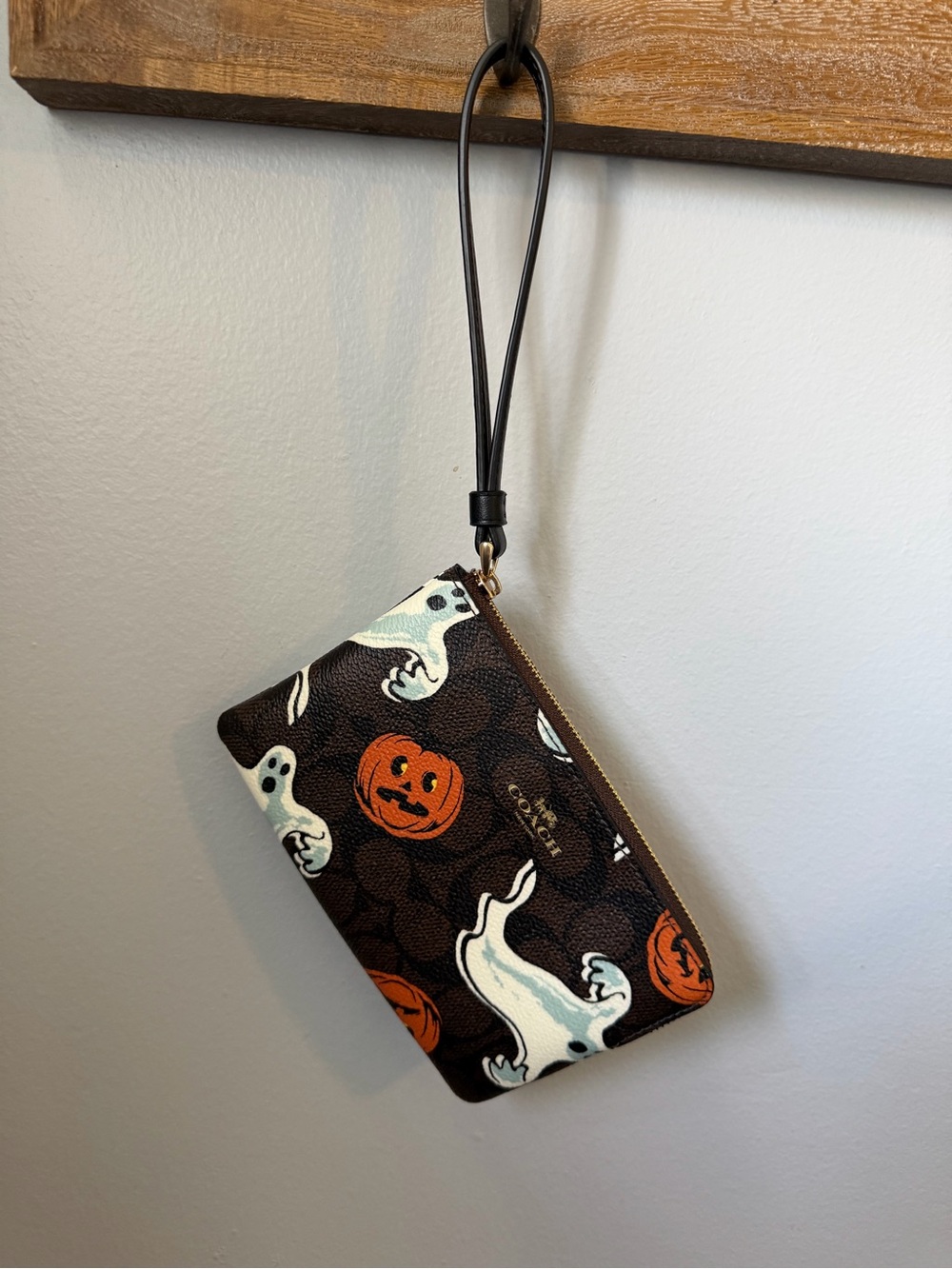 NWT Coach Halloween Corner Zip Wristlet Signature Canvas Ghost Pumpkin CC021